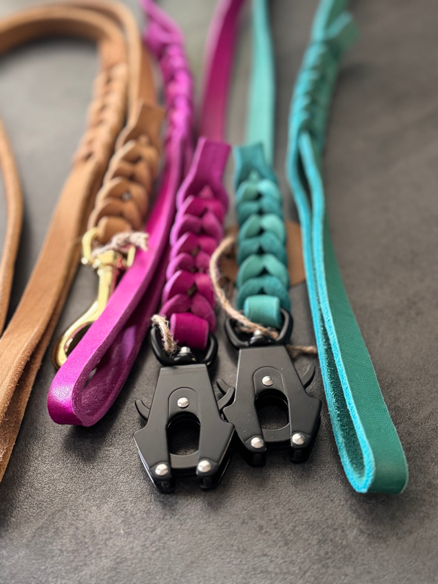 Fettlederleine mit Handschlaufe