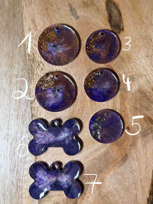 Epoxid- Hundemarke lila personalisierbar