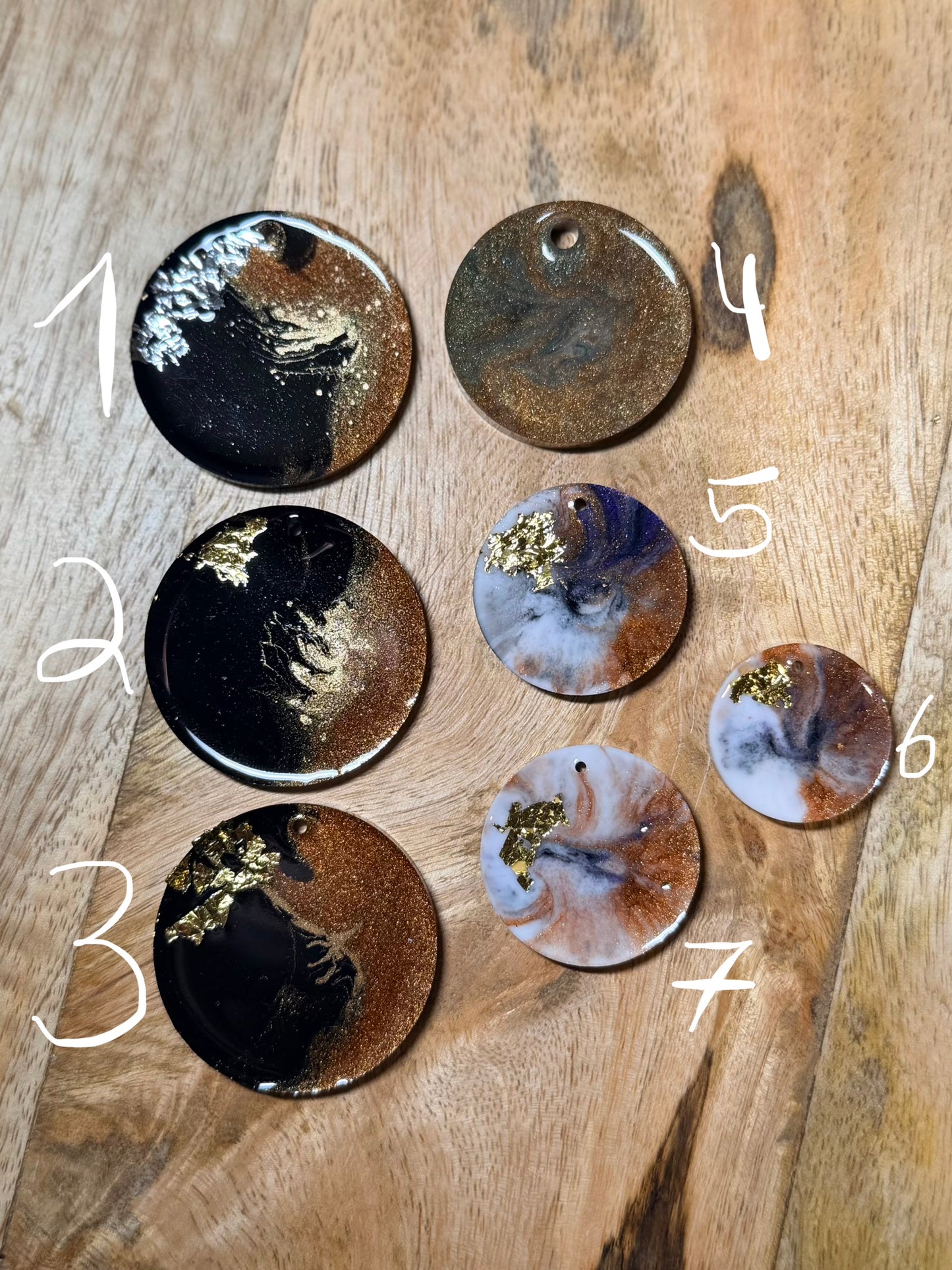 Epoxid- Hundemarke schwarz/gold/beige personalisierbar